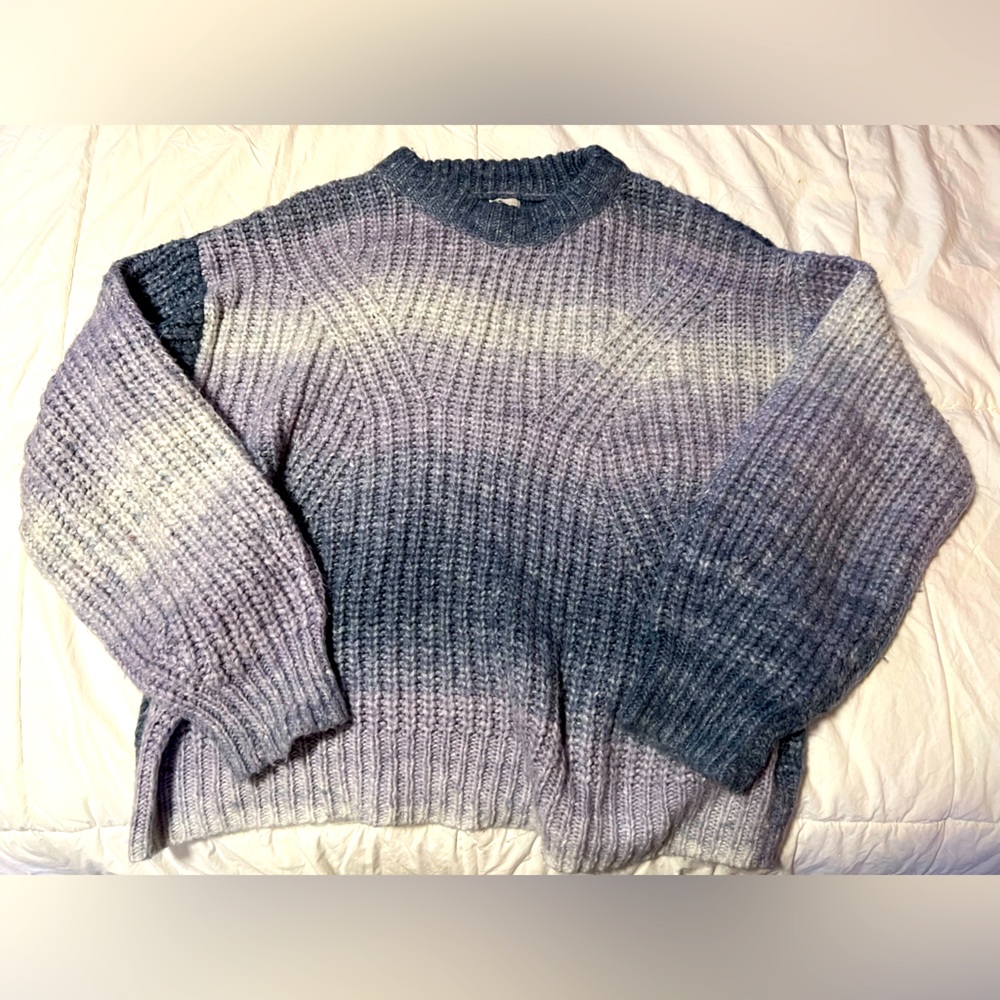 (M) a new day blue and purple sweater
